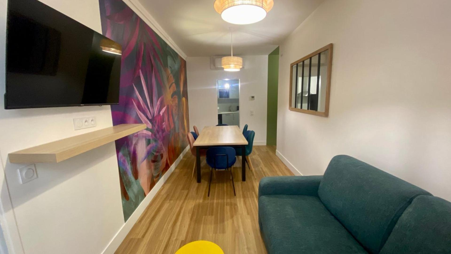 Lumineux Proche Saint-lazare - 8p Apartment
