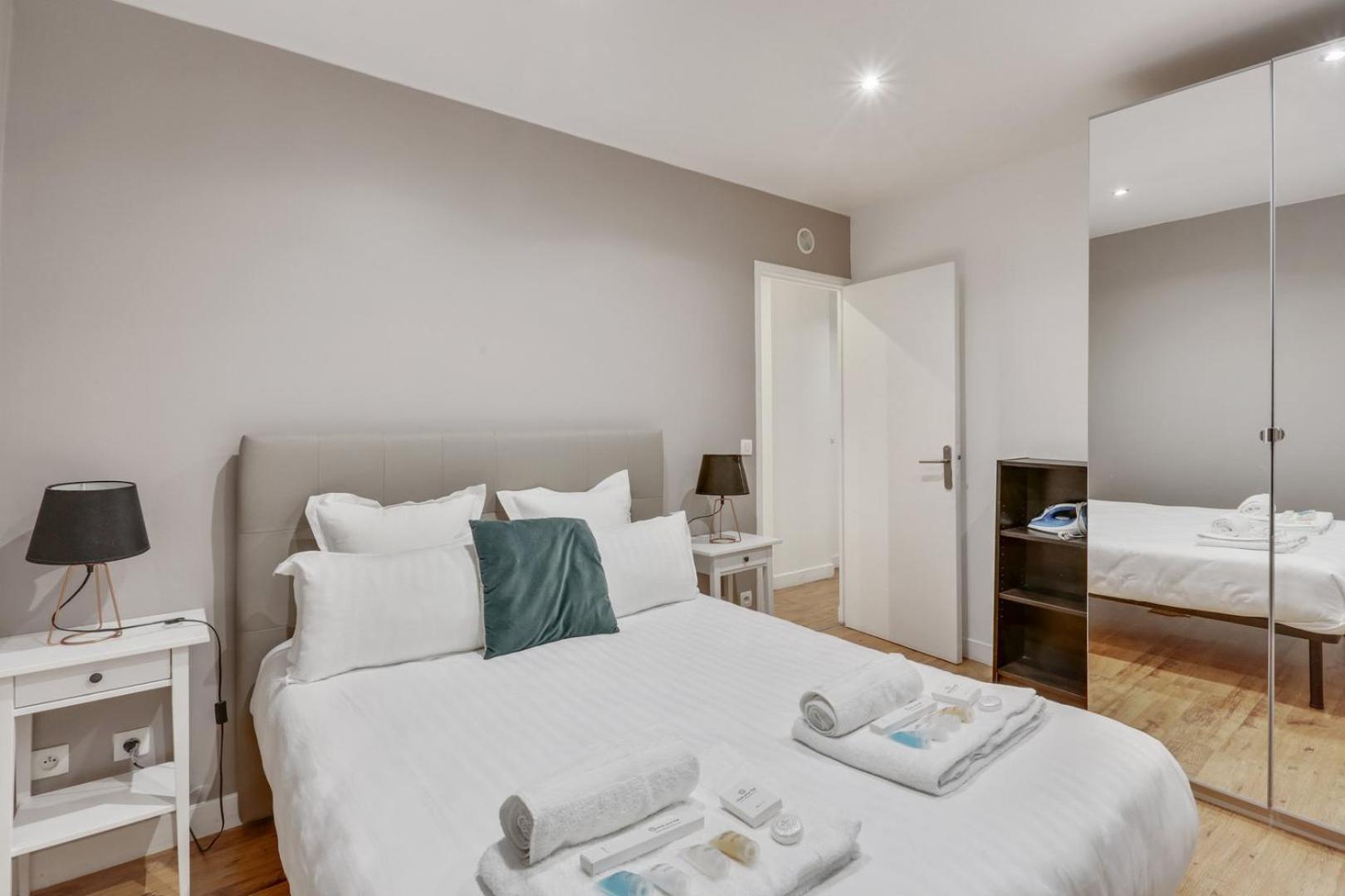 163 Carole 3 Bdr Souplex Central * Paris