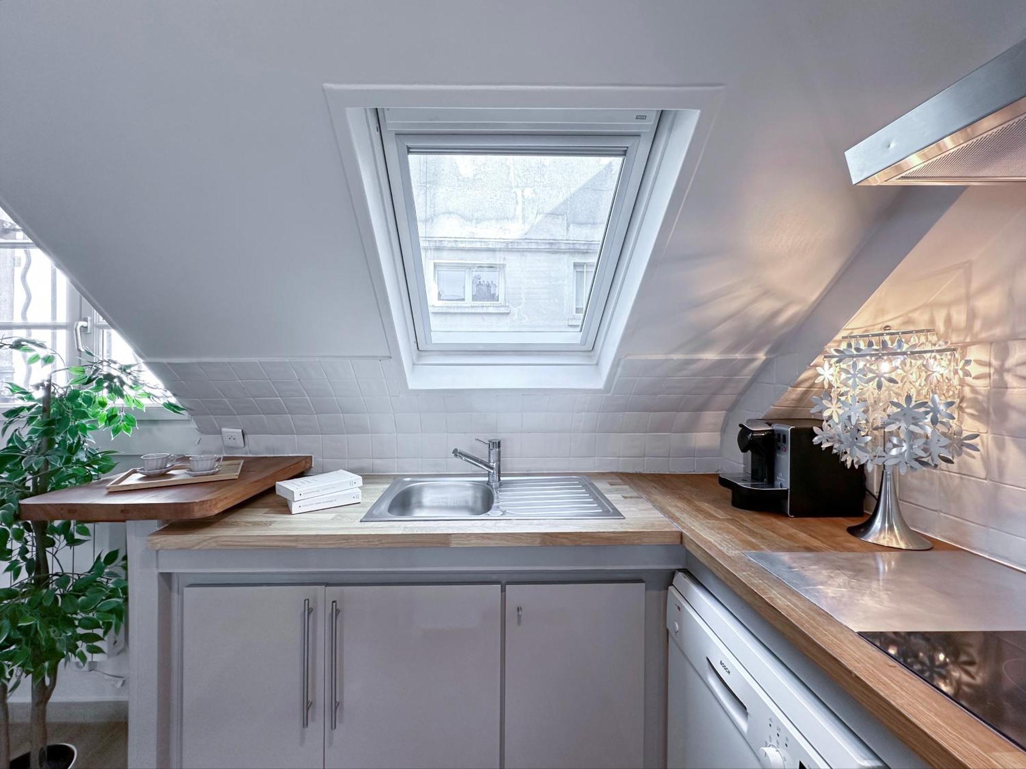 Unique & Beautiful Duplex In Saint-germain