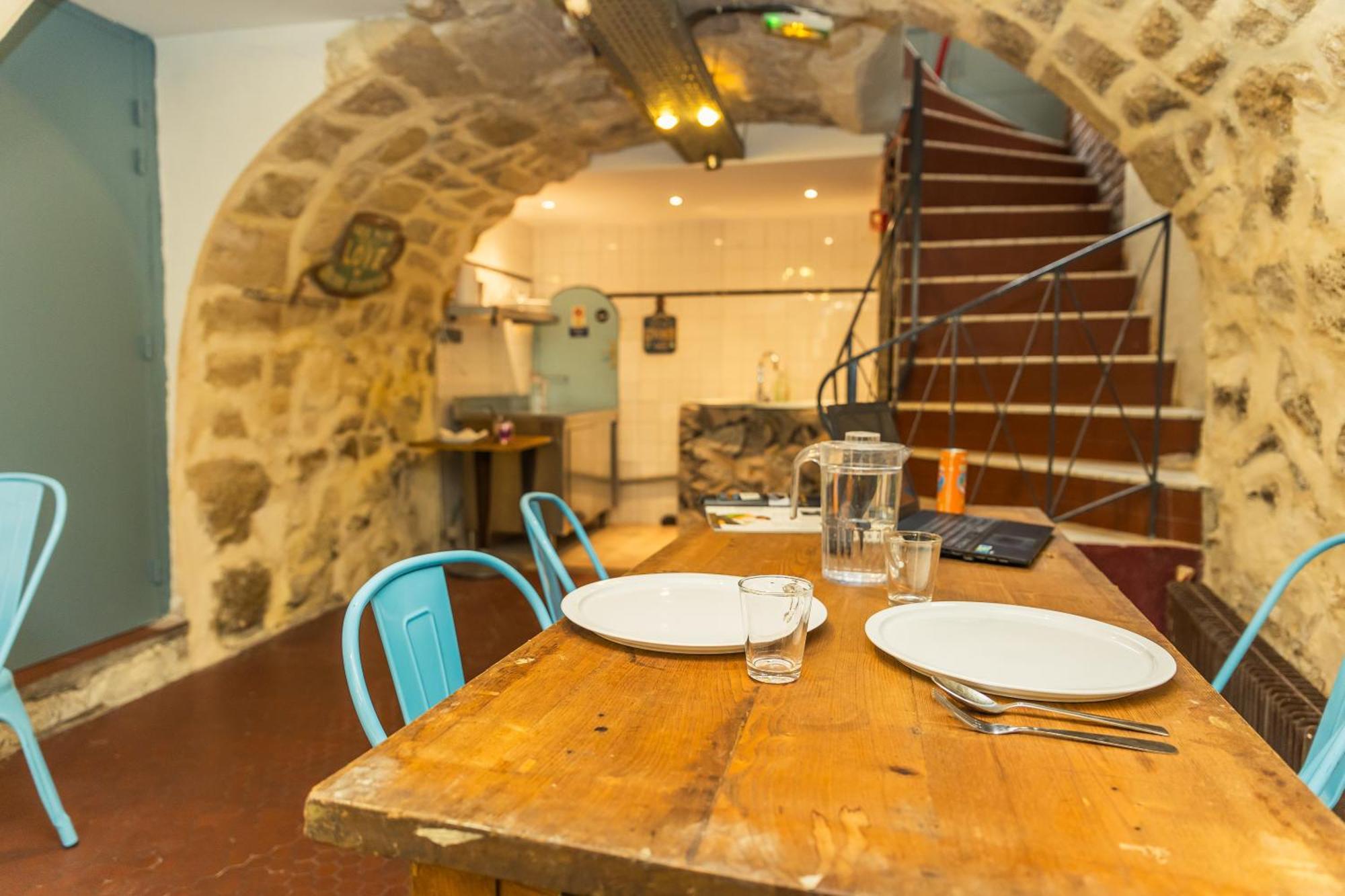 Young And Happy Latin Quarter By Hiphophostels Auberge de jeunesse *