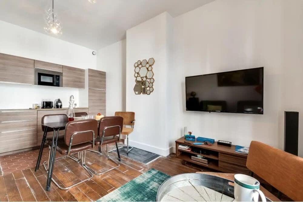 Appartement Renovated 2bd Next To Jardins Du Luxembourg Paris