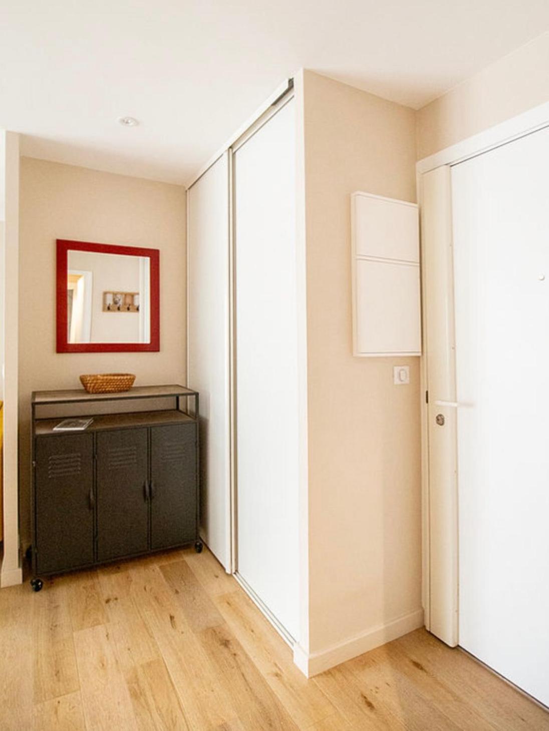 Cambronne, Lecourbe Apartment