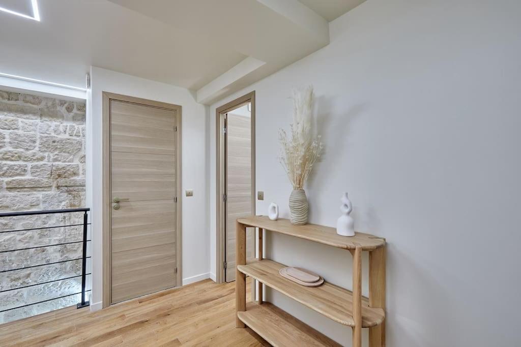 Apartment Le Marais Place Des Vosges By Prestige *