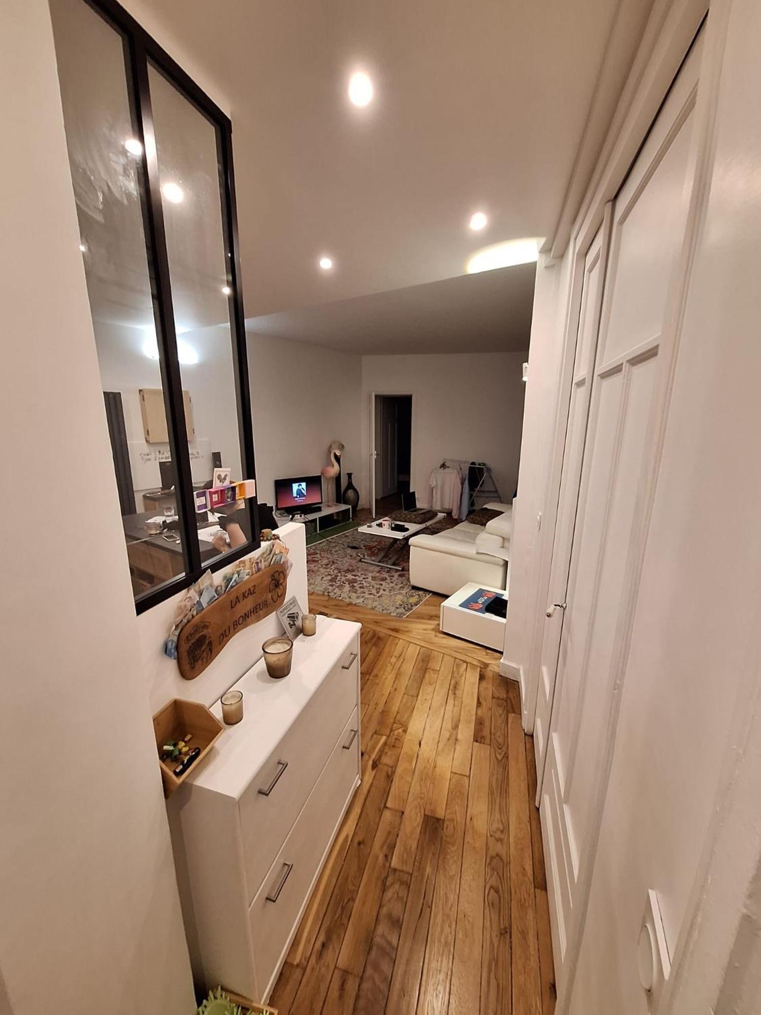 Read Well - Spare Double Bedroom In Cosy Close To Convention Center In 15th District Apartment *