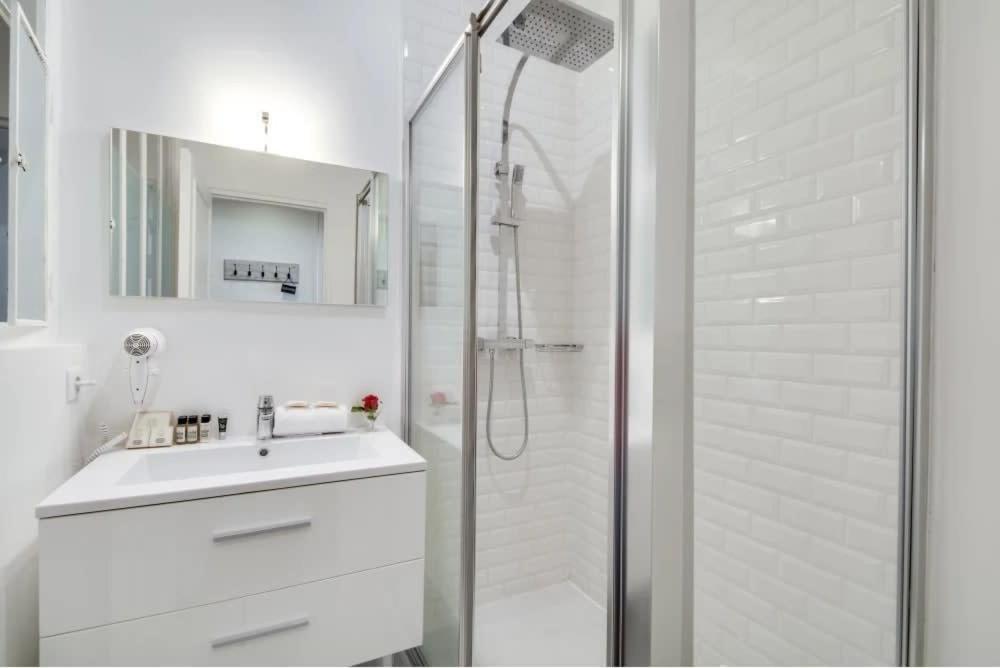 Appartement Renovated 2bd Next To Jardins Du Luxembourg Paris
