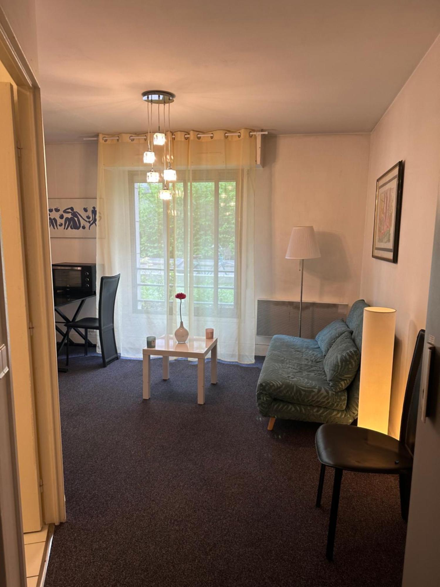 Bastille Apartment