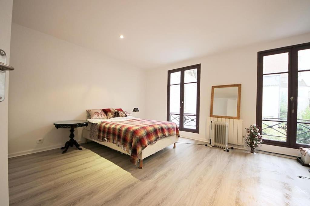 Eiffel Tower Apartment *