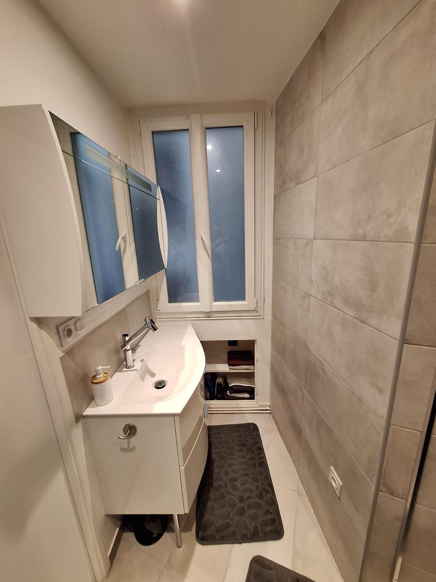 Apartment Read Well - Spare Double Bedroom In Cosy Close To Convention Center In 15th District Paris