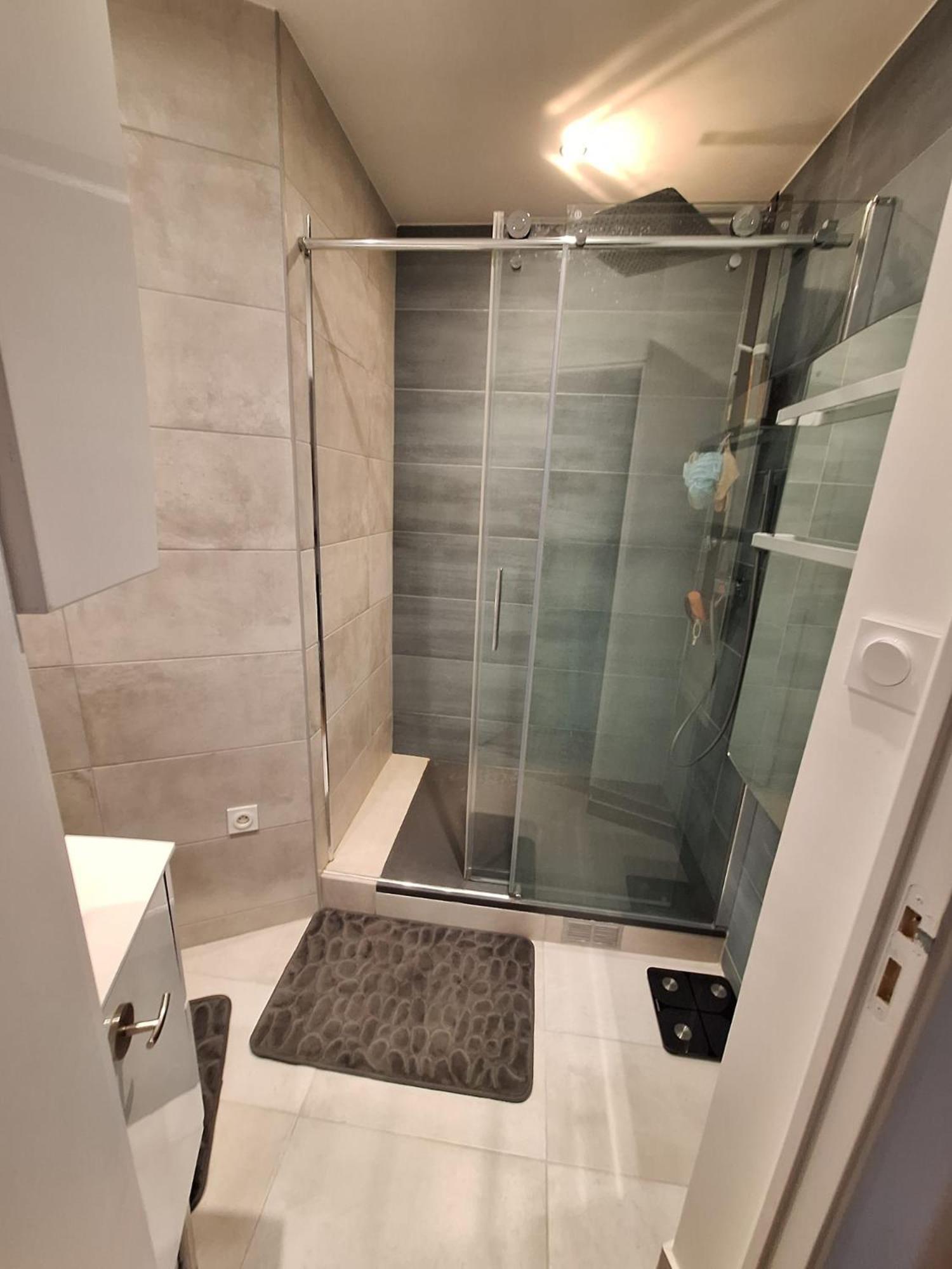 Apartment Read Well - Spare Double Bedroom In Cosy Close To Convention Center In 15th District Paris
