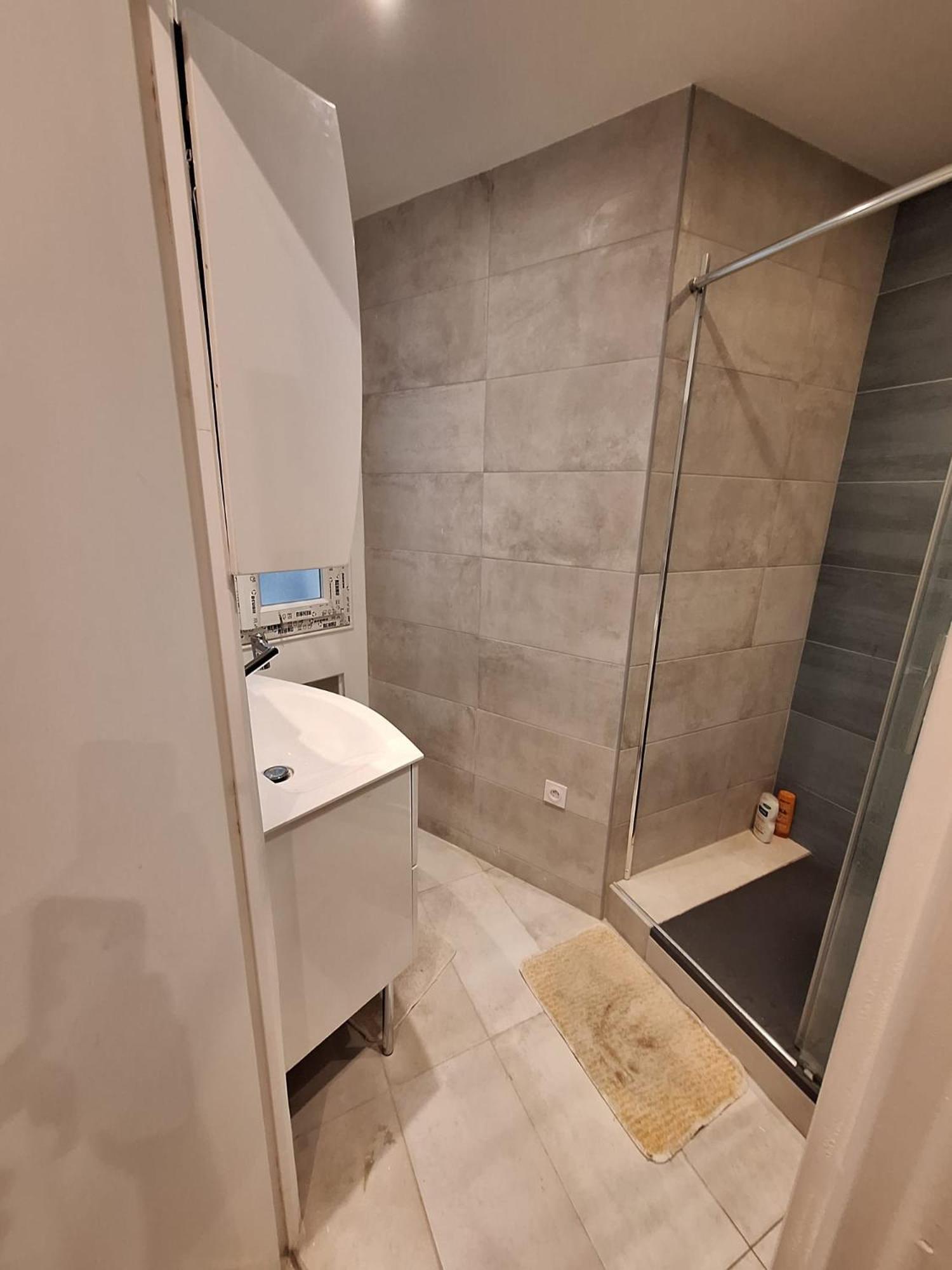 Read Well - Spare Double Bedroom In Cosy Close To Convention Center In 15th District Apartment Paris