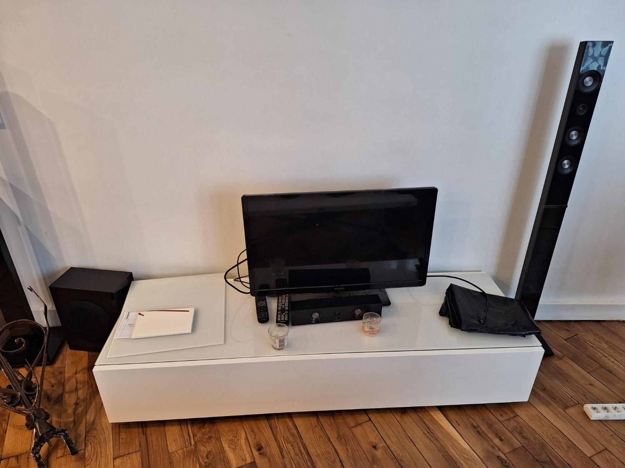 Apartment Read Well - Spare Double Bedroom In Cosy Close To Convention Center In 15th District Paris