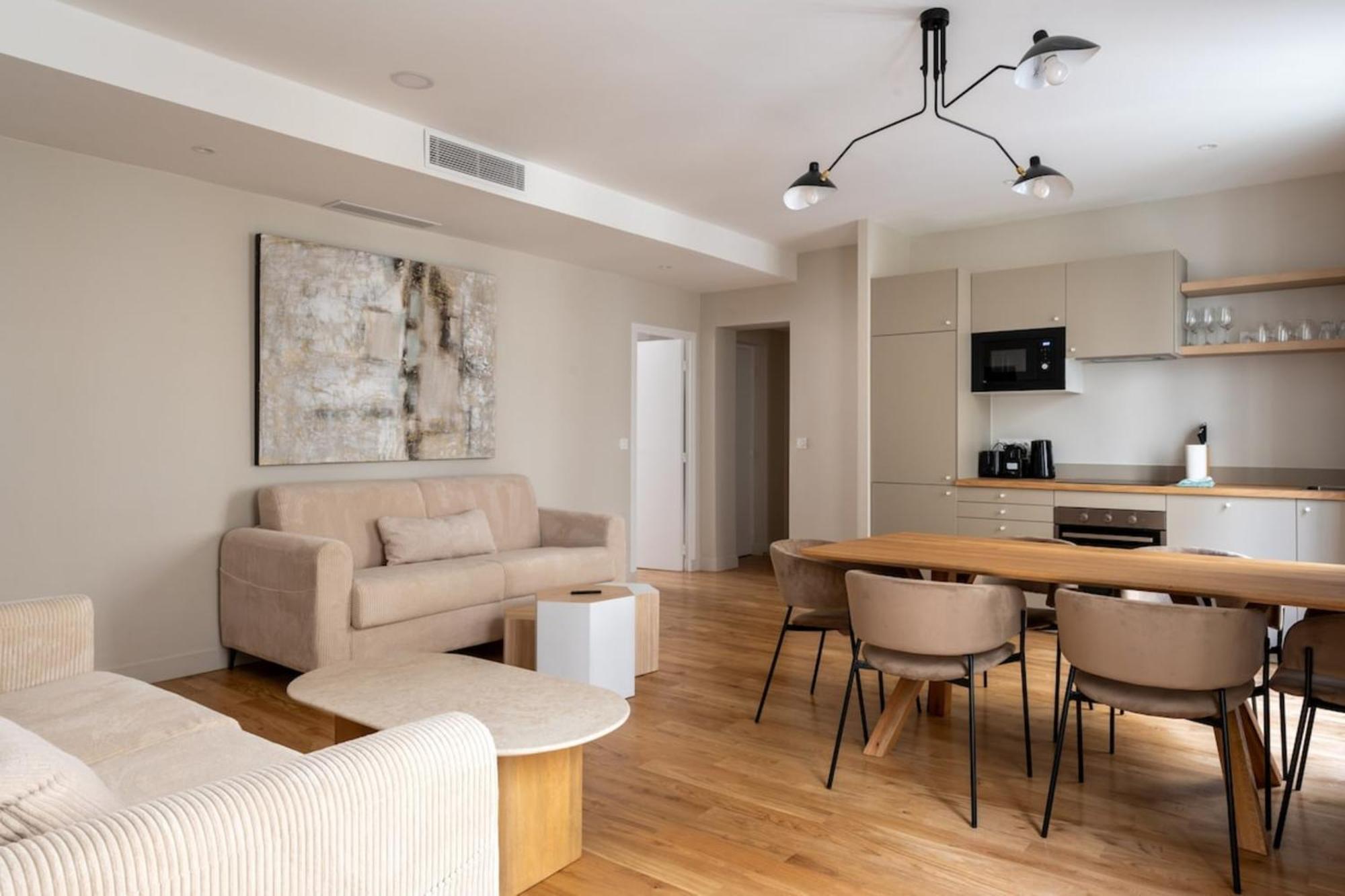 Luxe State Of The Art Near Montmartre Apartment