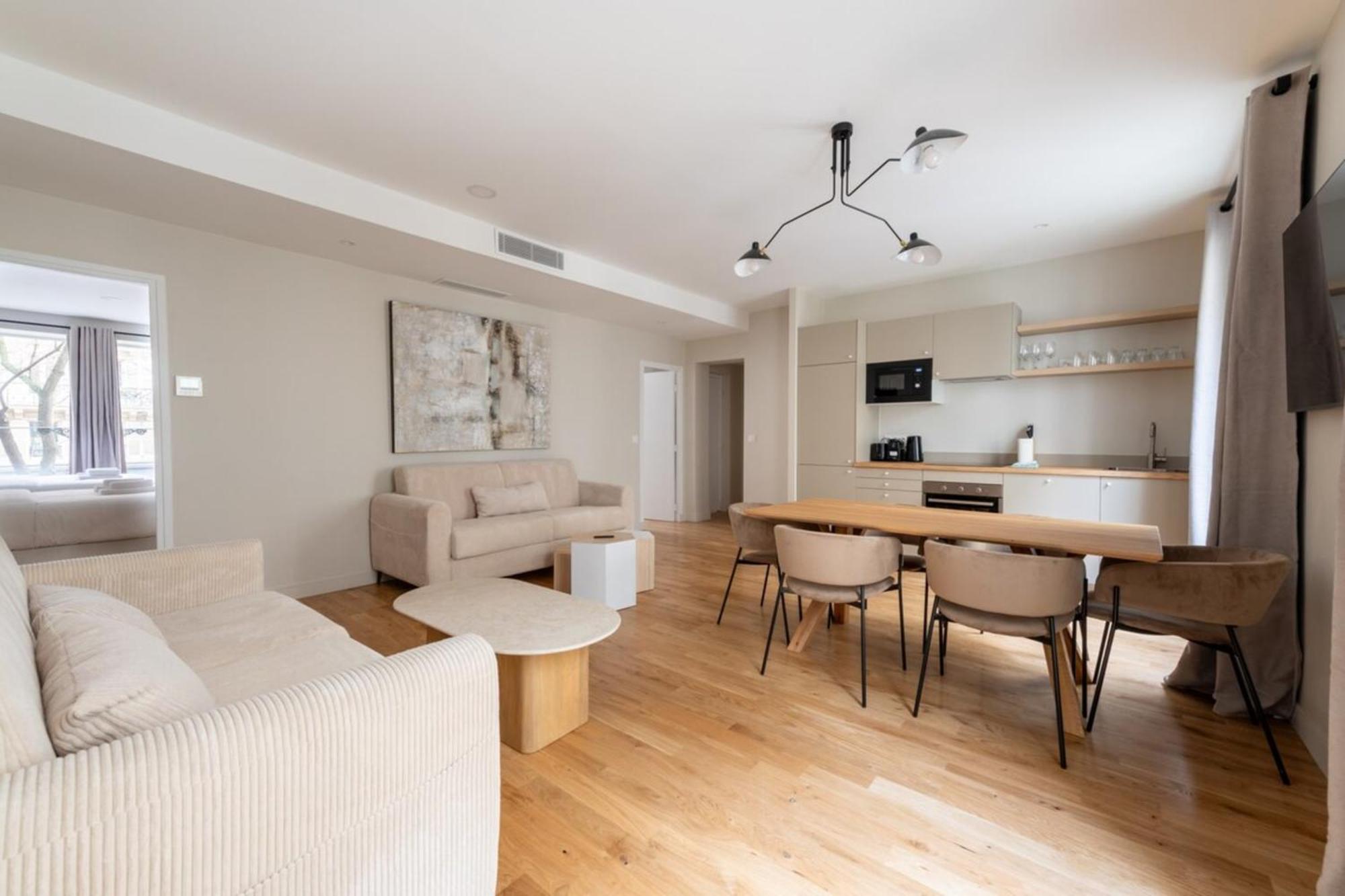 Luxe State Of The Art Near Montmartre Apartment