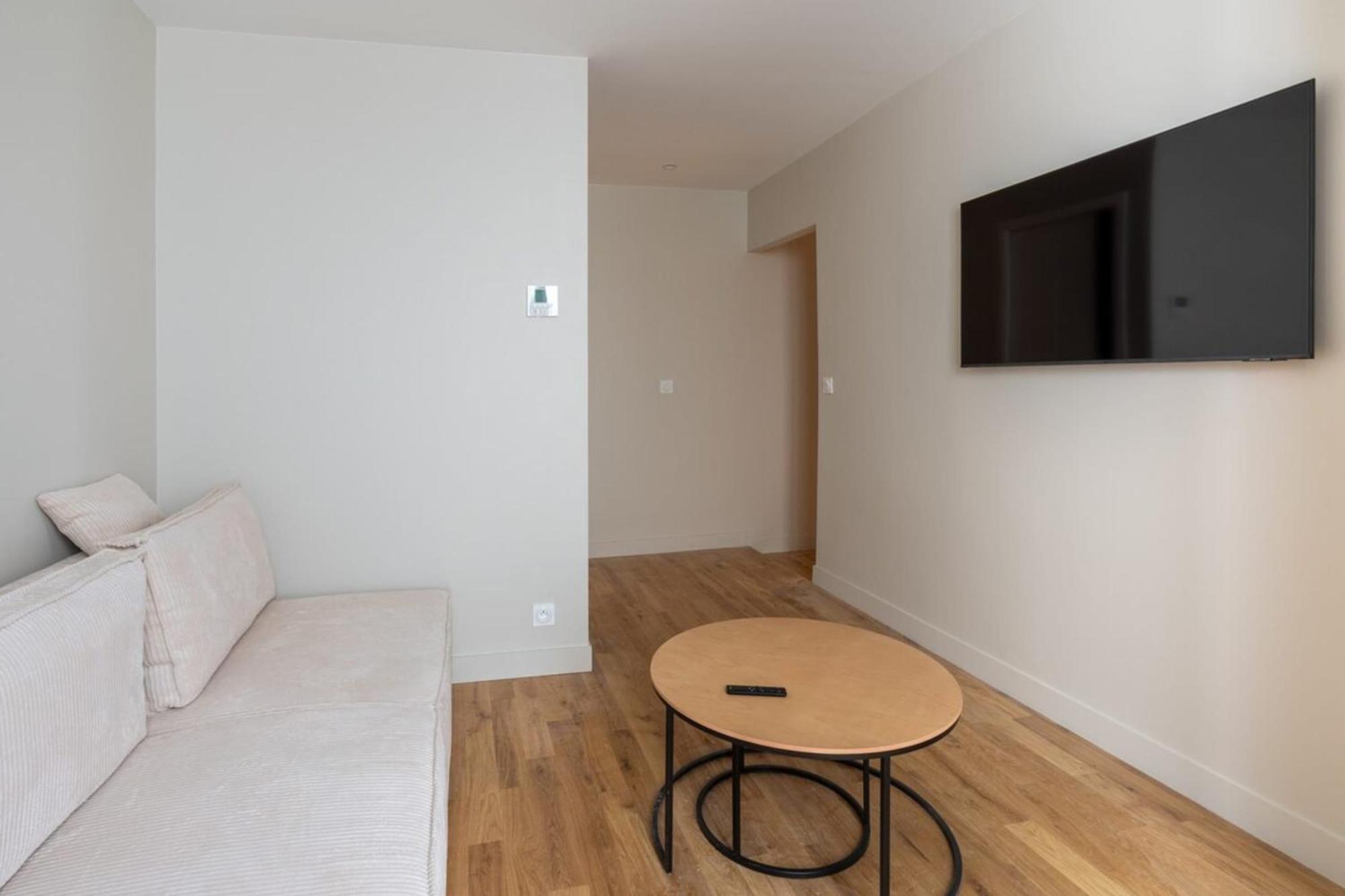 Modern And Elegant 1bd Near Montmartre Apartment *