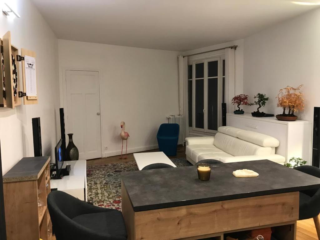 Read Well - Spare Double Bedroom In Cosy Close To Convention Center In 15th District *