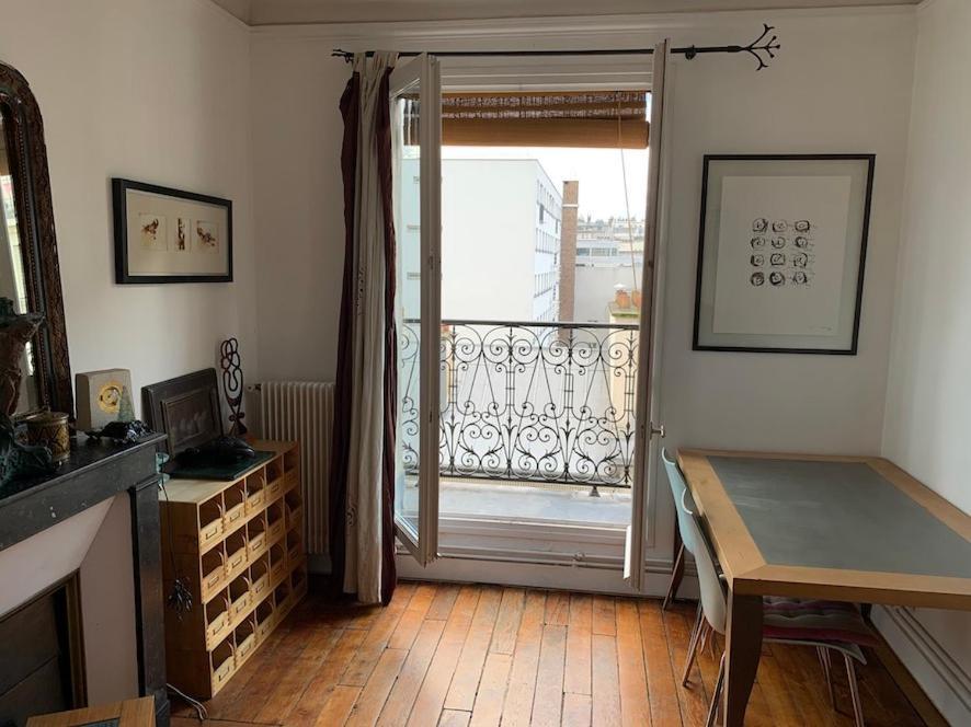 Stylish Flat With Balcony Facing South Guest house