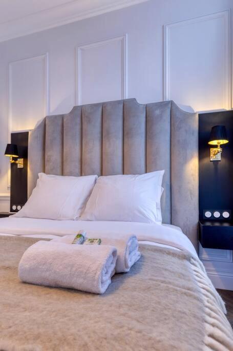 New Luxury Flat - Area