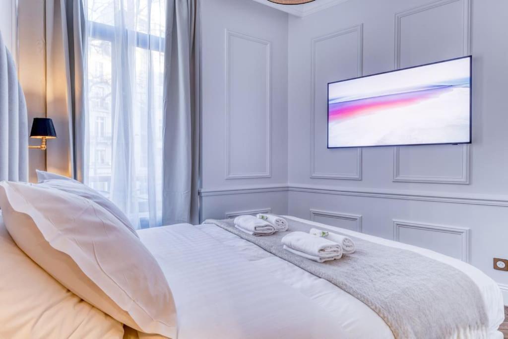 New Luxury Flat - Area Apartment