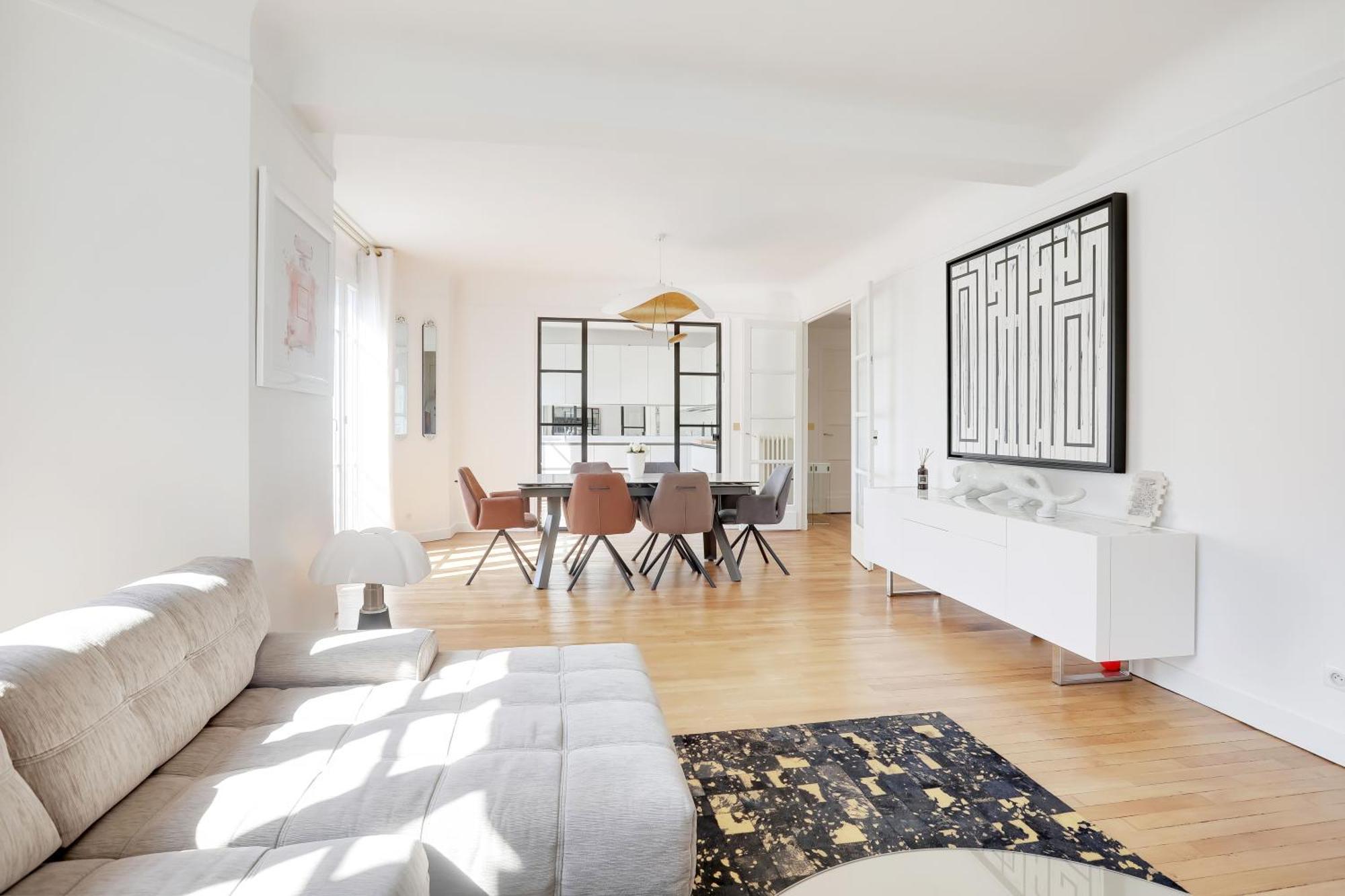 Apartment Typical Parisian *