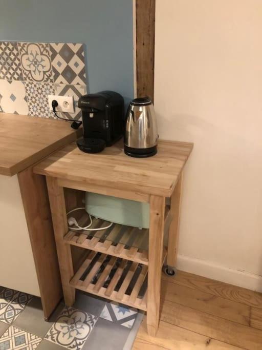 Studio/f1 Aux Buttes Chaumont Apartment *