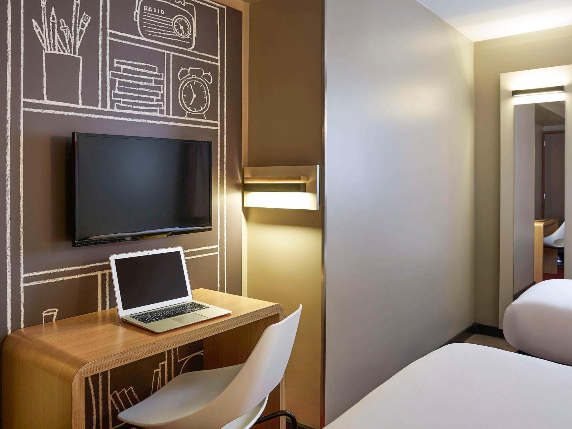 Hotel Ibis Canal Saint Martin