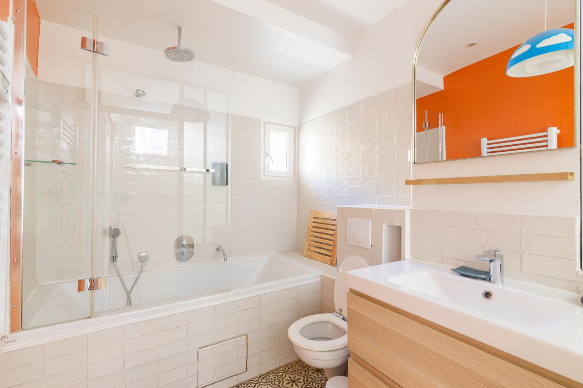 Apartment Luxurious 2 Bedroom Canal Saint Martin Saint Lazare Paris