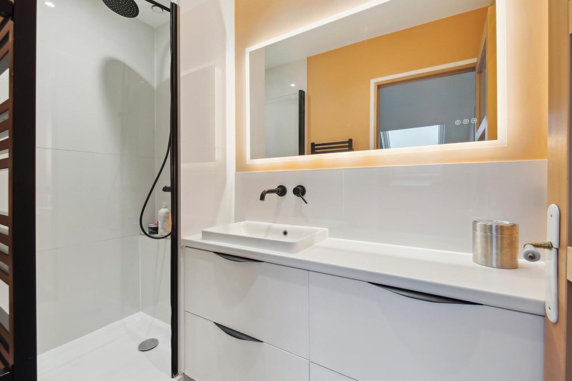 Familial 7 Personnes -entre Opera Et Montmartre By Weekome * Paris