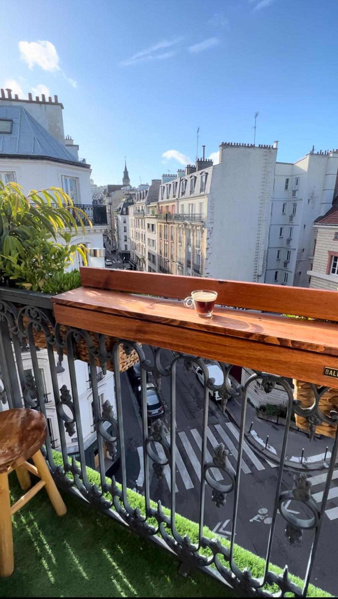 Apartment Vue Montmartre & Balcon