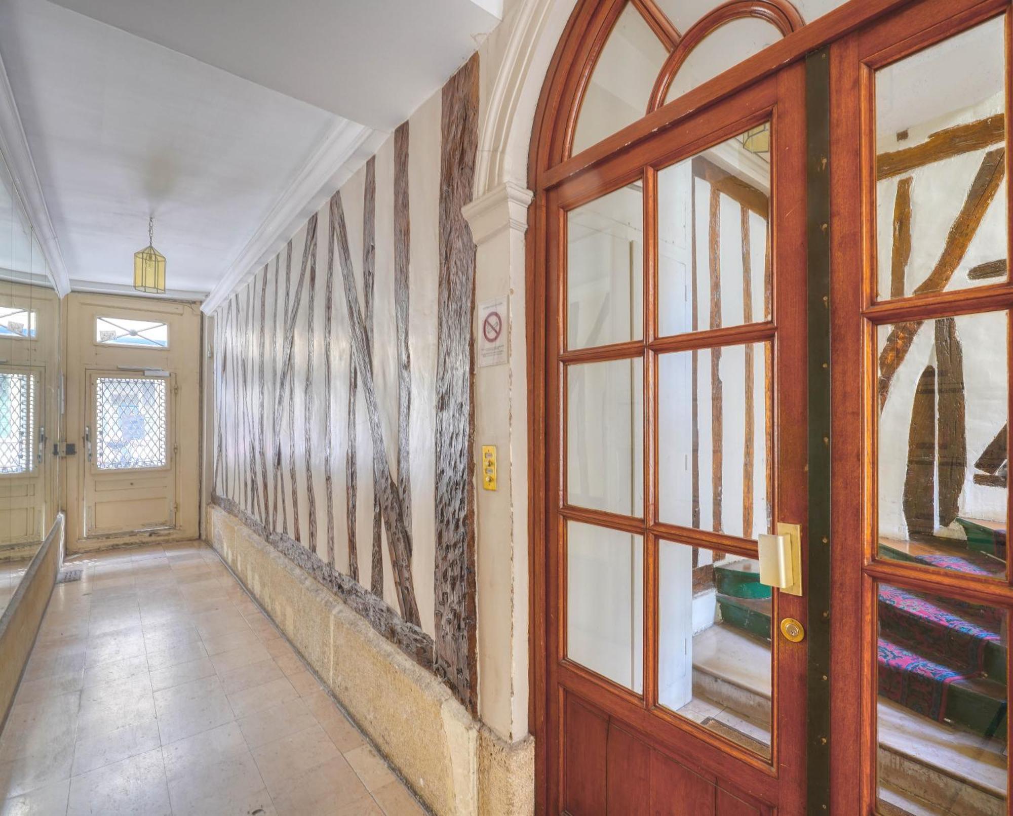 Appartement Saint Germain Des Prés - Deluxe Parisian Loft - 5492 Paris