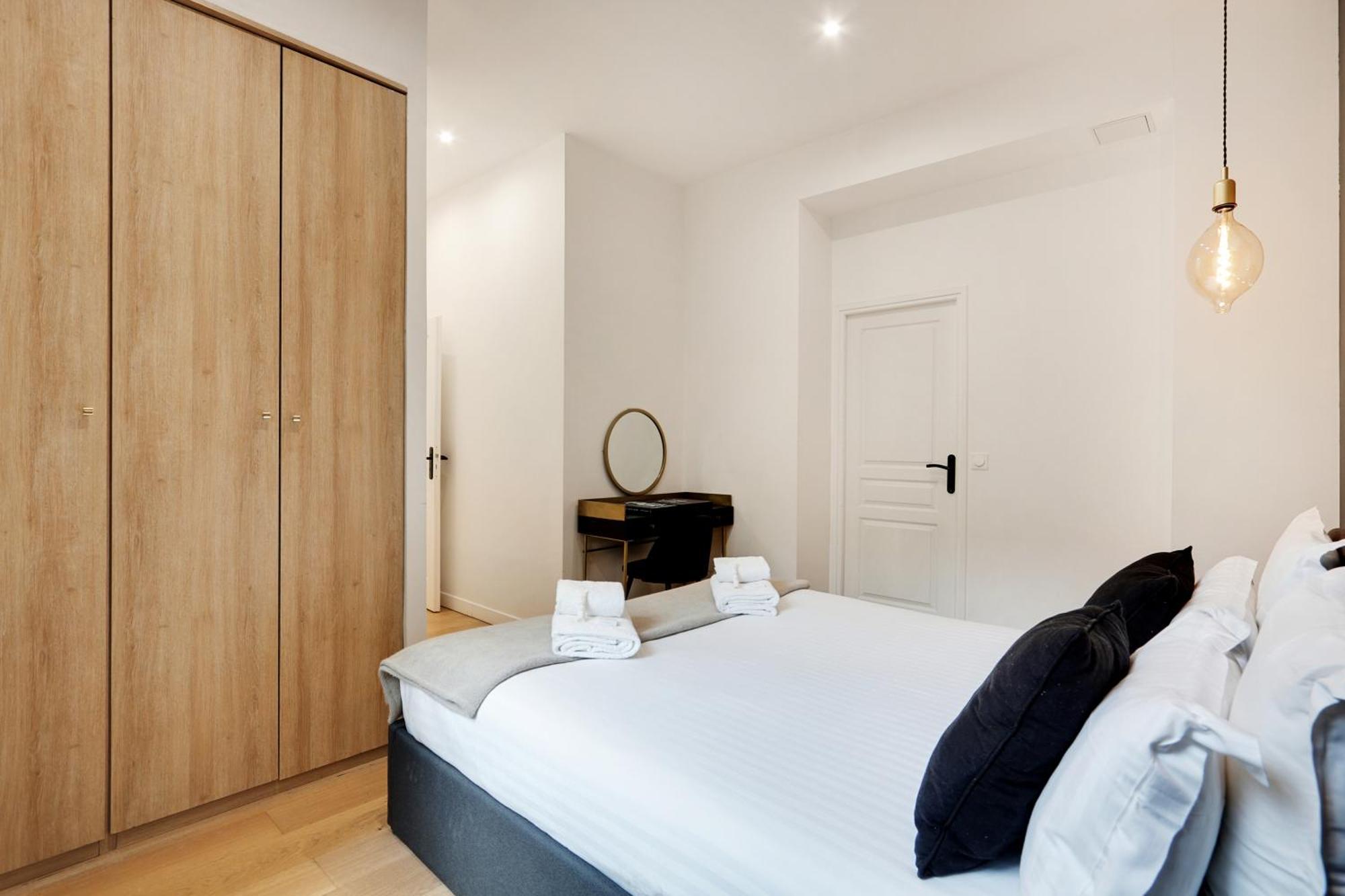 Pick A Flat's In Montmartre - Rue Pierre Fontaine * Paris