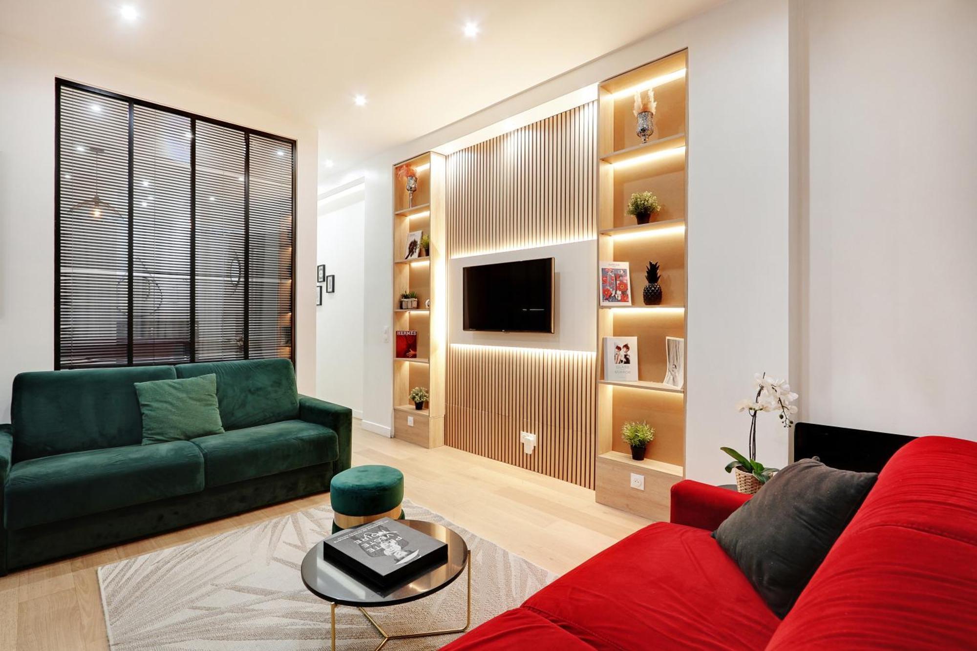 Pick A Flat's In Montmartre - Rue Pierre Fontaine *