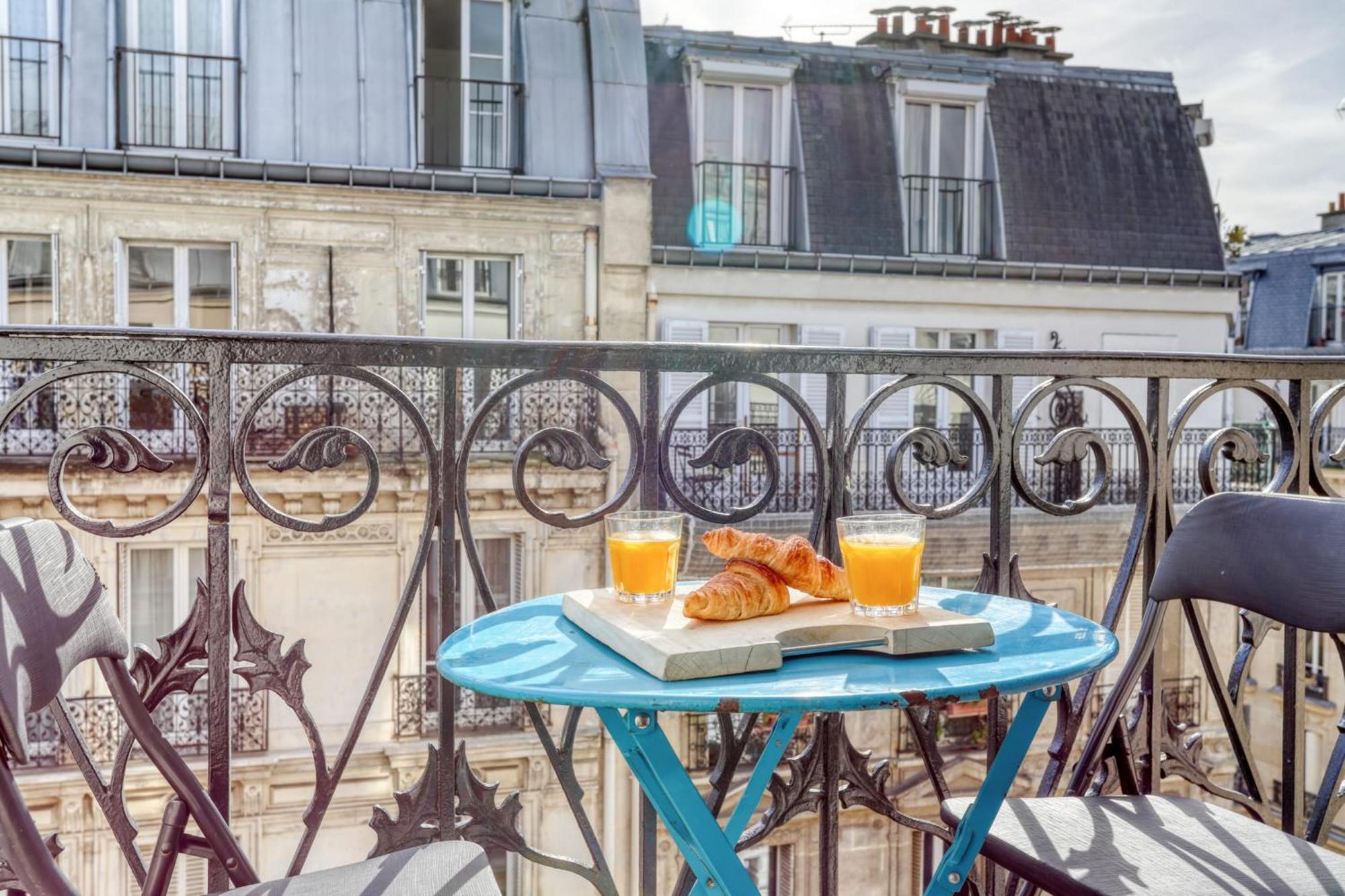Grand Spacieux Renove Metro Wifi Apartment