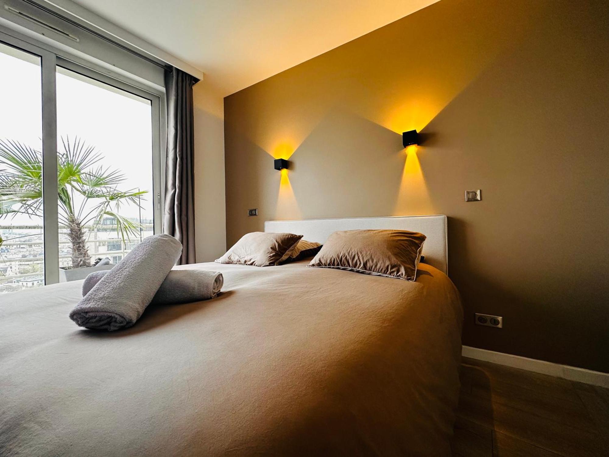 Luxury Flat With Terrace & Eiffel Tower View