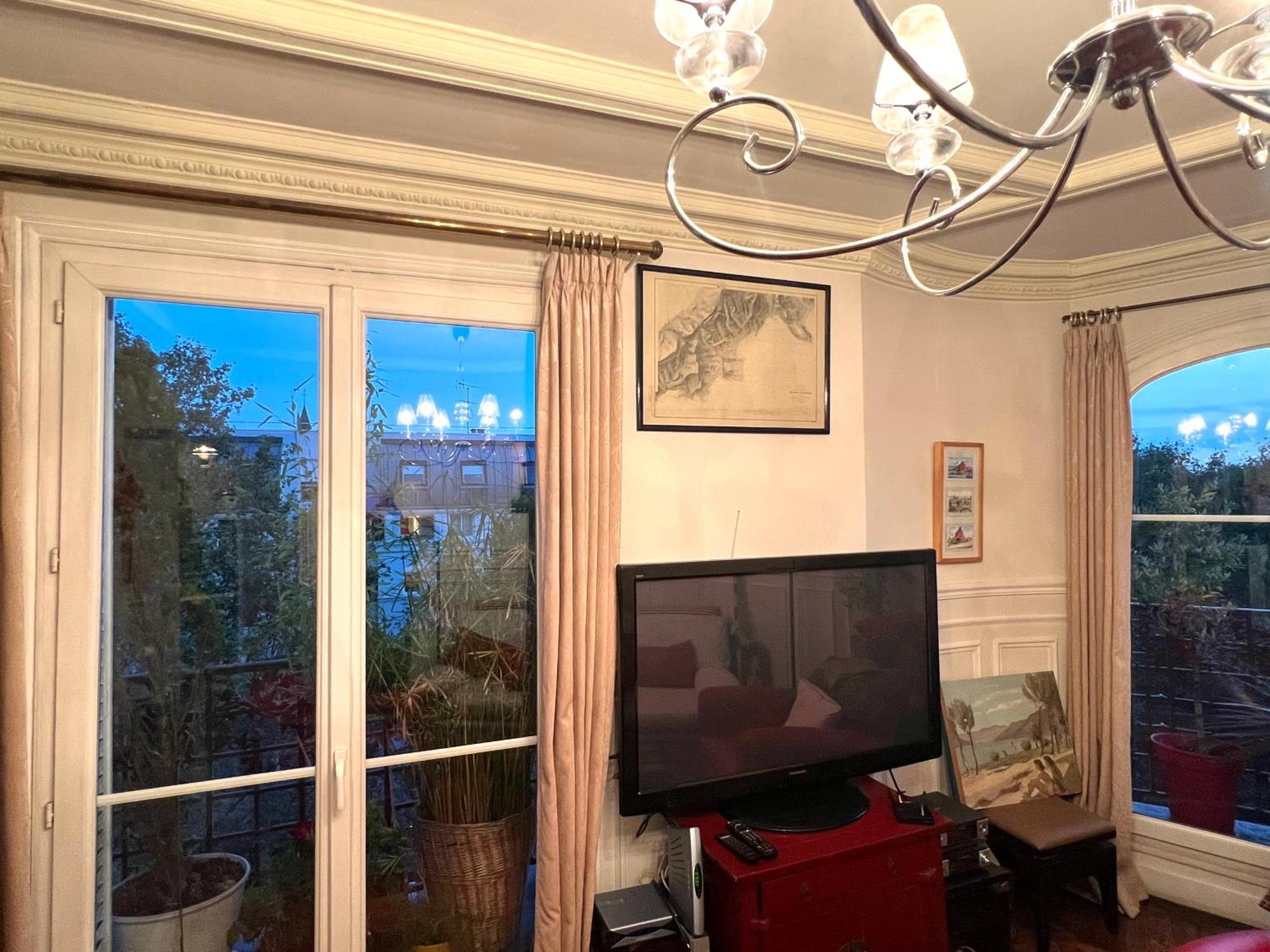 Apartment 2 Bedrooms Chic 18th District