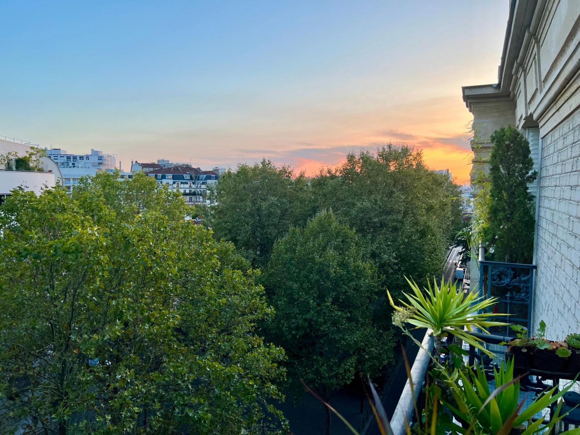 2 Bedrooms Chic 18th District
