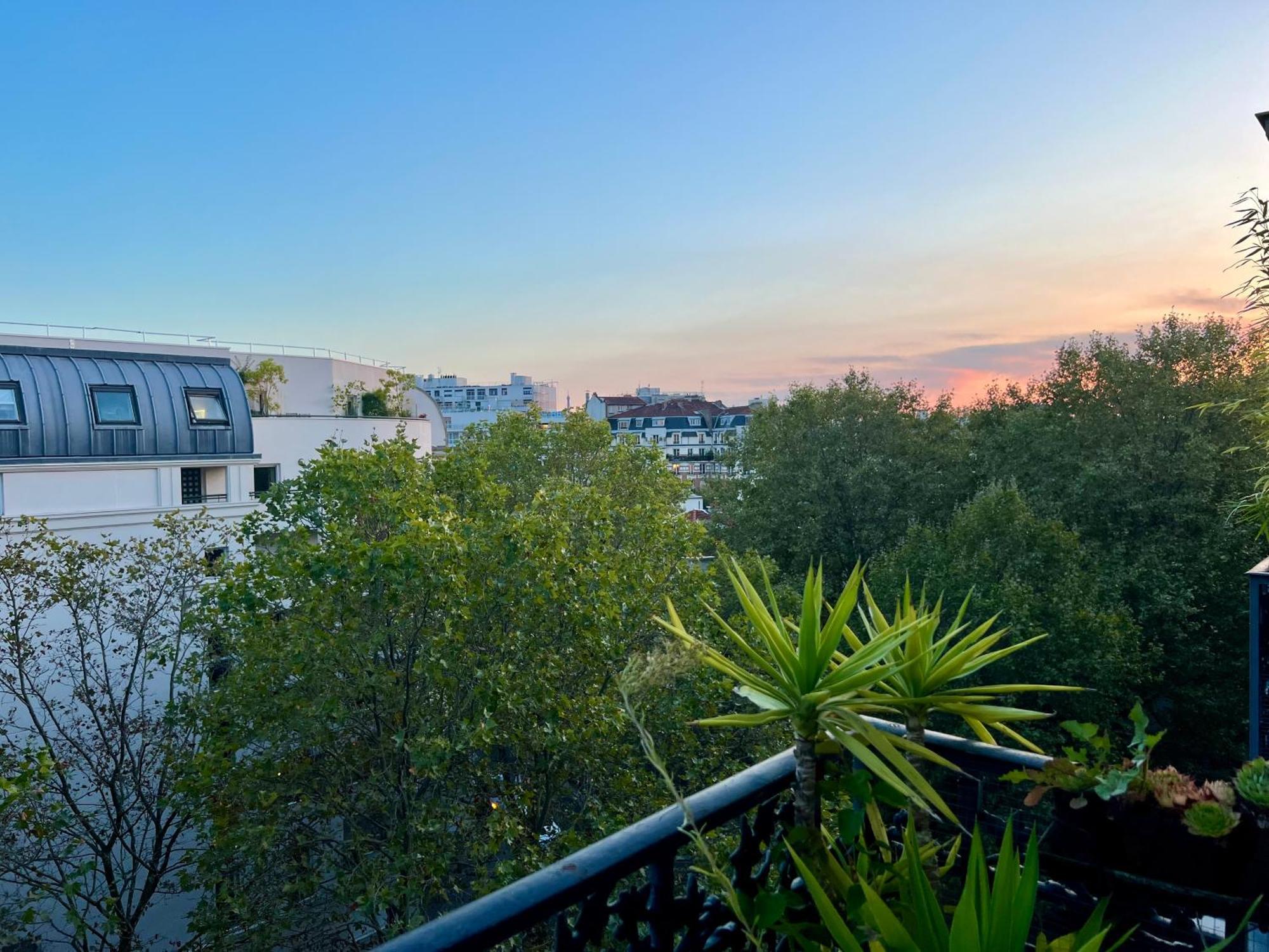 2 Bedrooms Chic 18th District *
