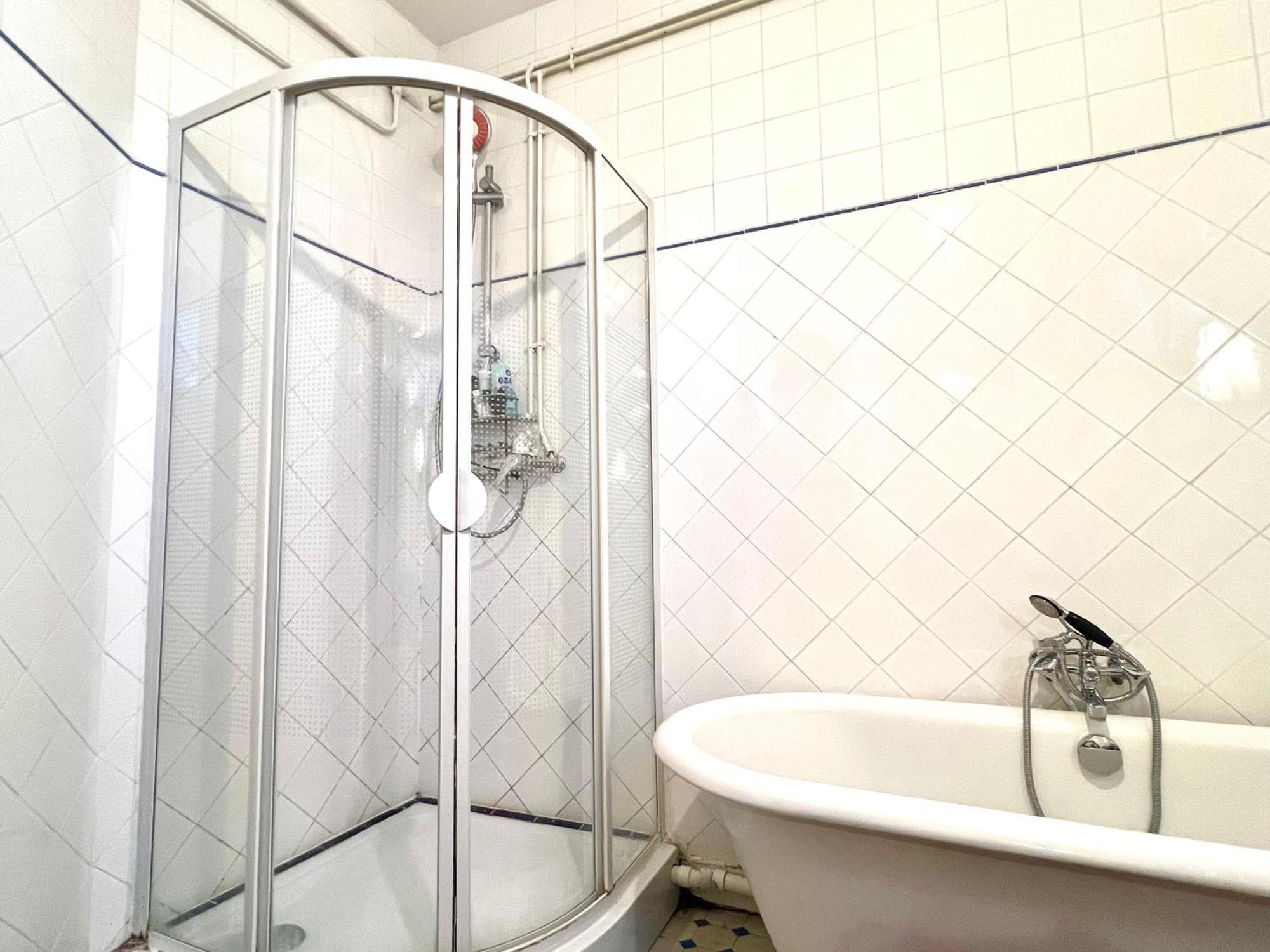 2 Bedrooms Chic 18th District * Paris