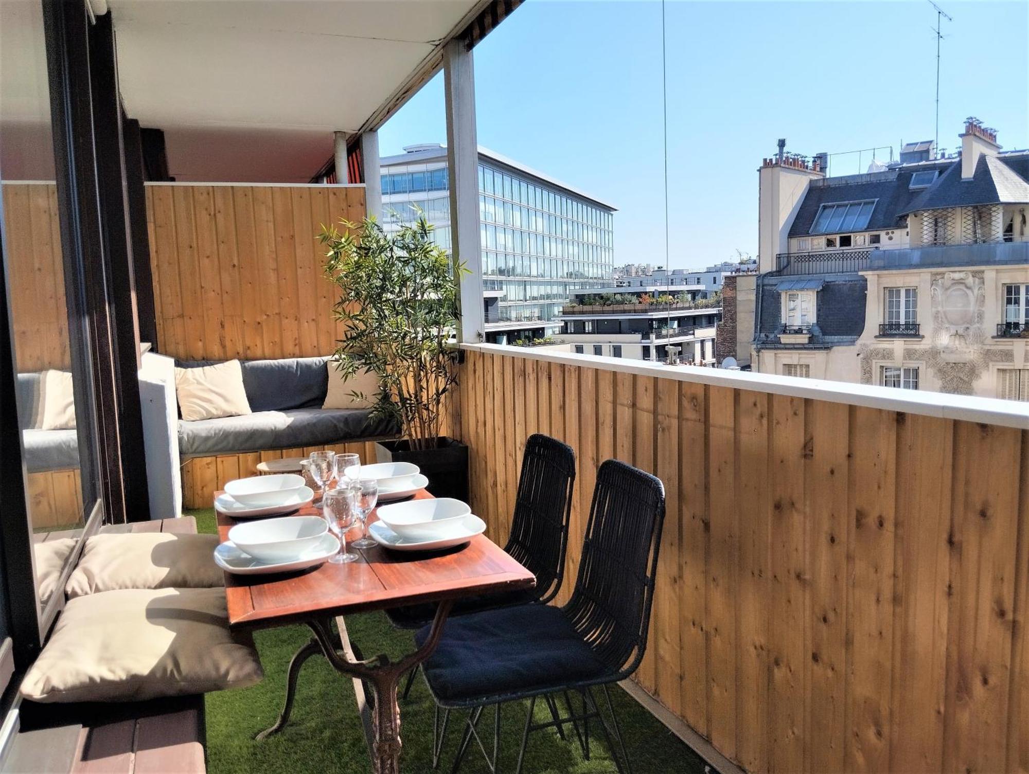 Elegant 48sqm Eiffel - View & Large Terrace Apartment Paris