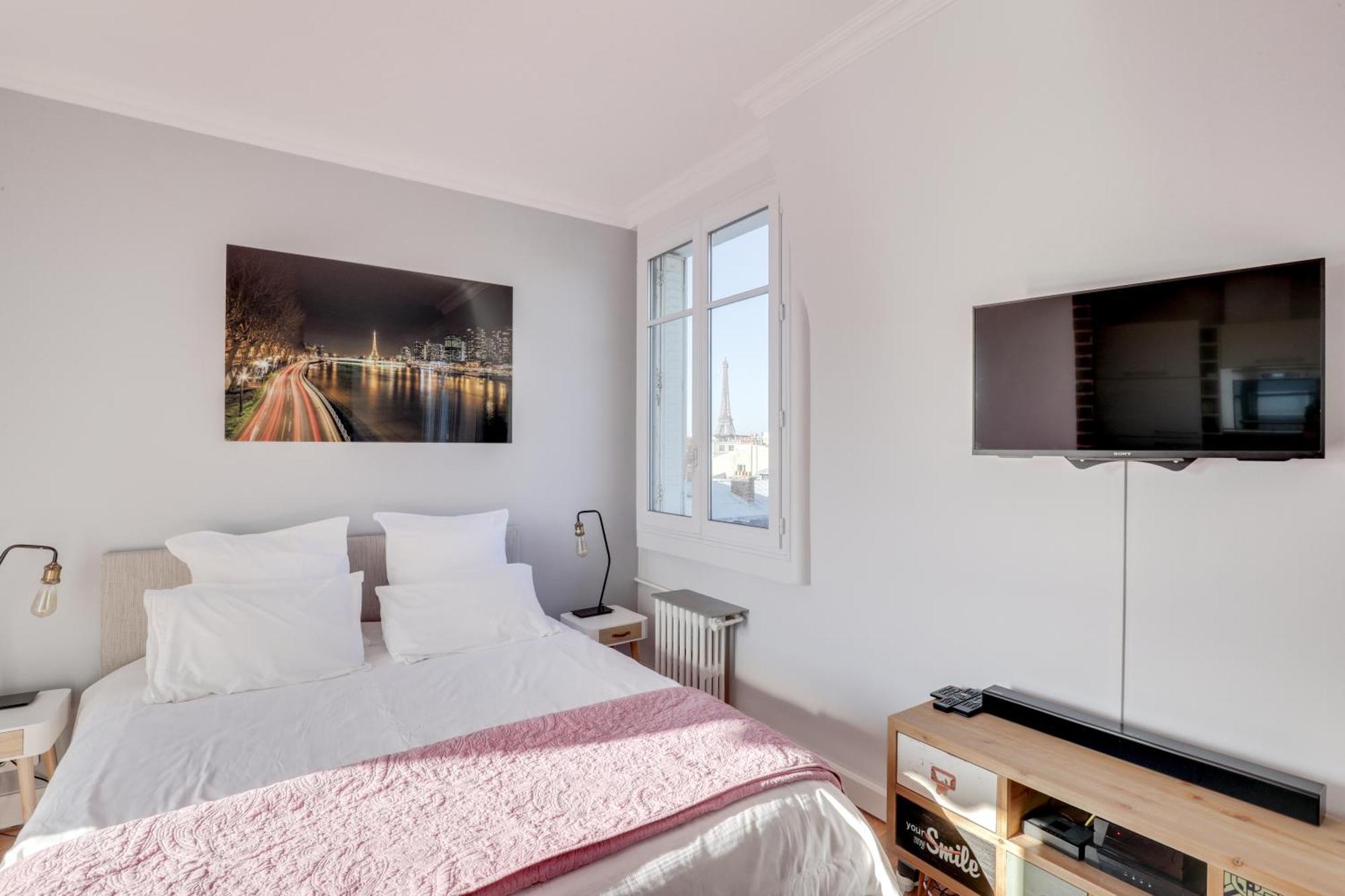 Eiffel Tower View + Terrace Saint Germain Des Pres Appartement *