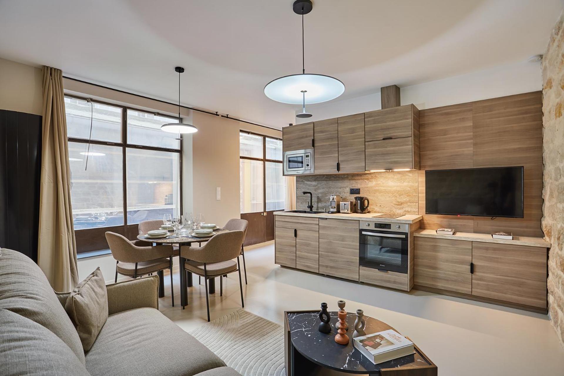 Center Of By Prestige Apartment *