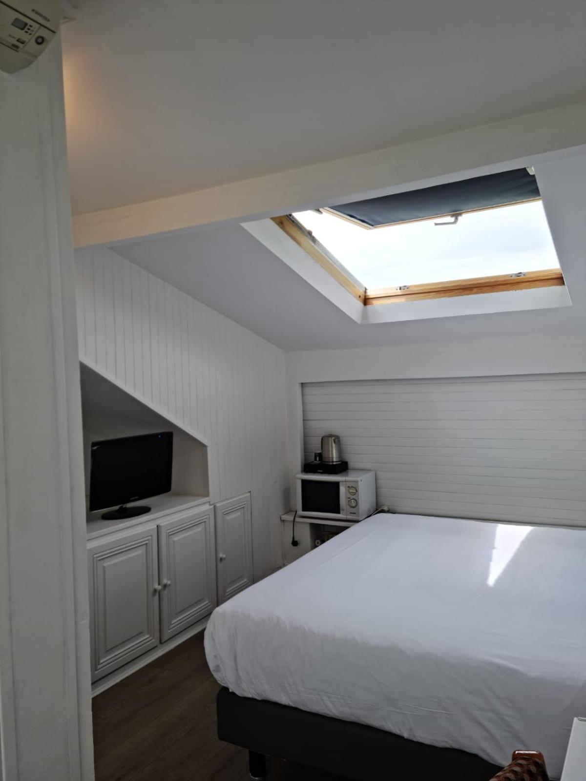 Hotel Panam Gambetta- Place Gambetta-mairie De Gambetta 3*