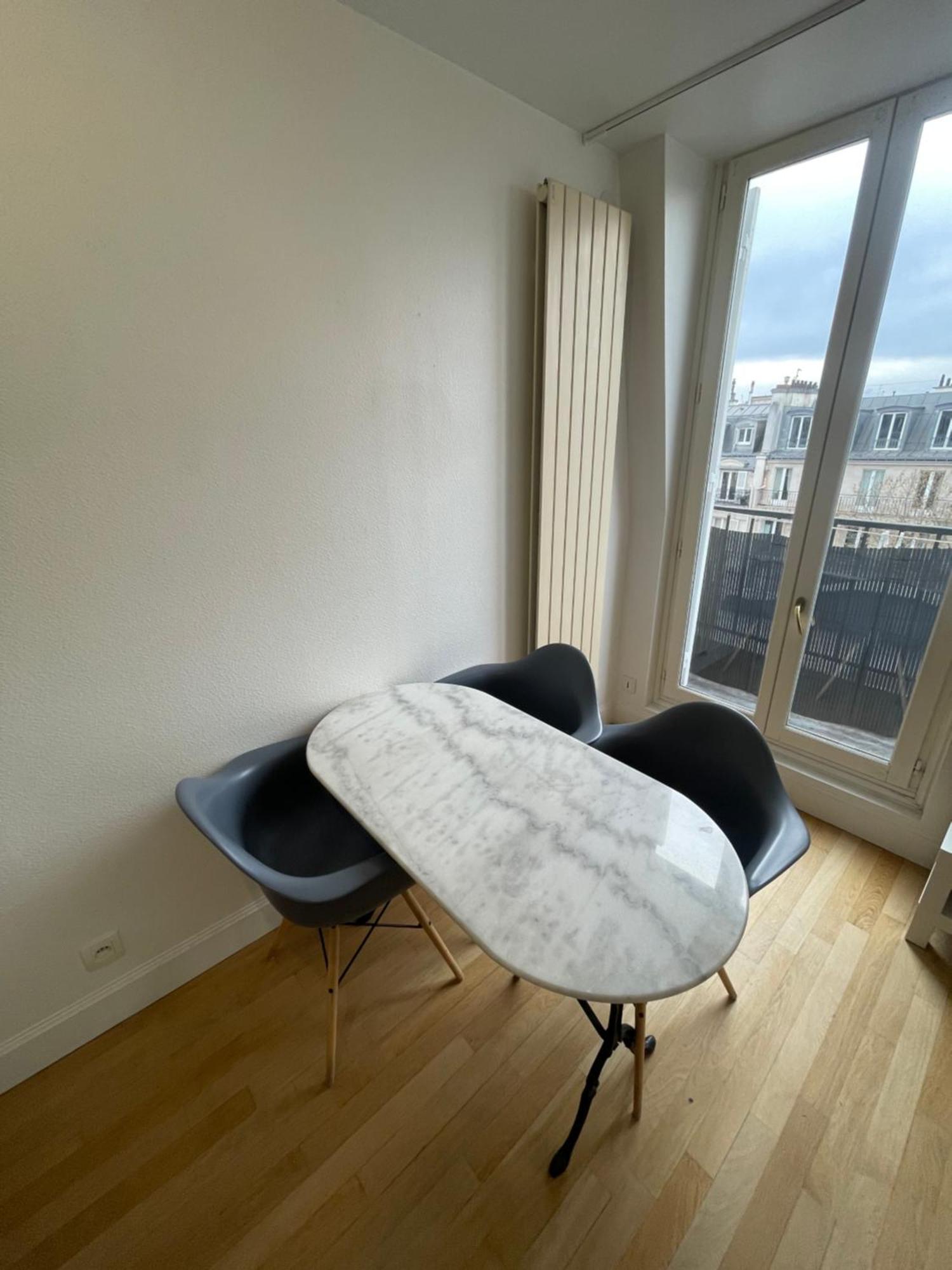 5e Arr Place Saint Michel * Paris