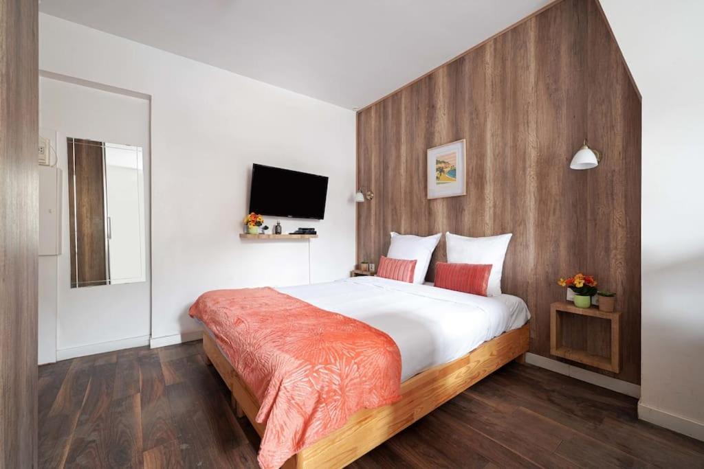 For 2 Close To Champs De Mars Apartment