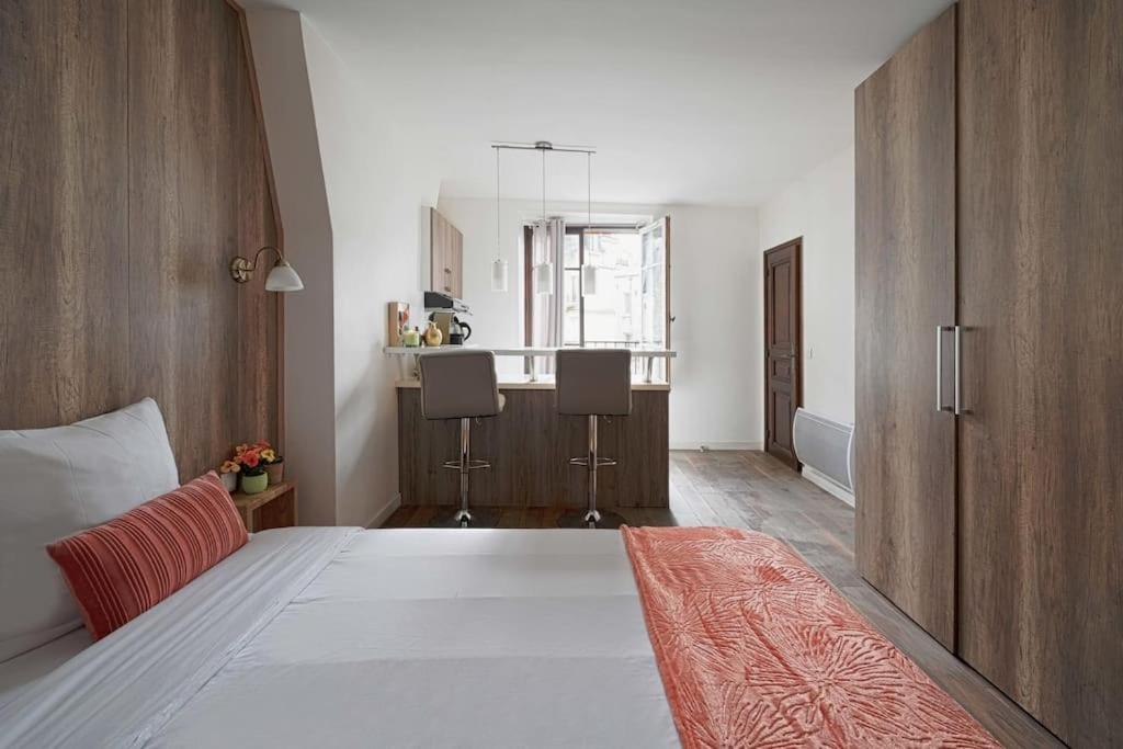 Apartment For 2 Close To Champs De Mars Paris