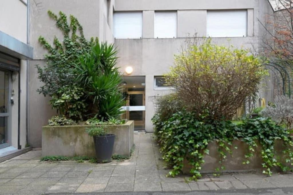 Fresh & Floral - Large Studio For 4 - Batignolles Apartment *