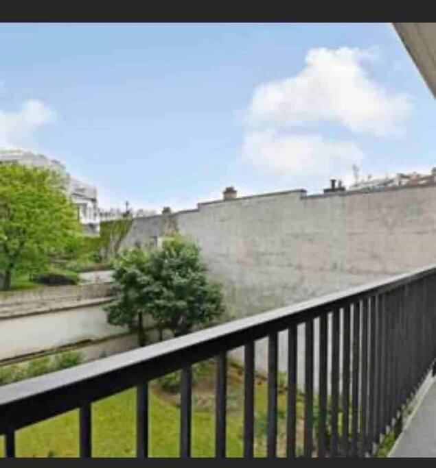 Apartment Proche Du Canal Saint Martin *