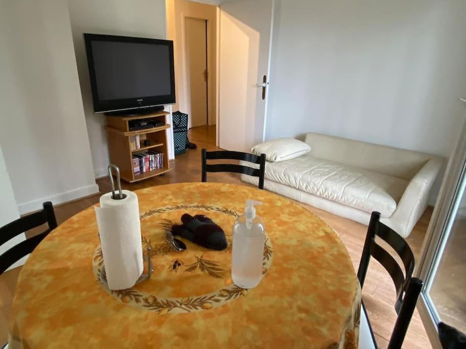 Proche Du Canal Saint Martin Apartment Paris