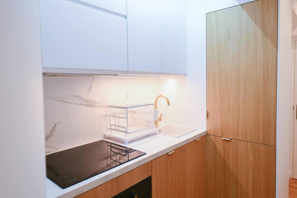 We Parisian The Marais Cozy Apartment