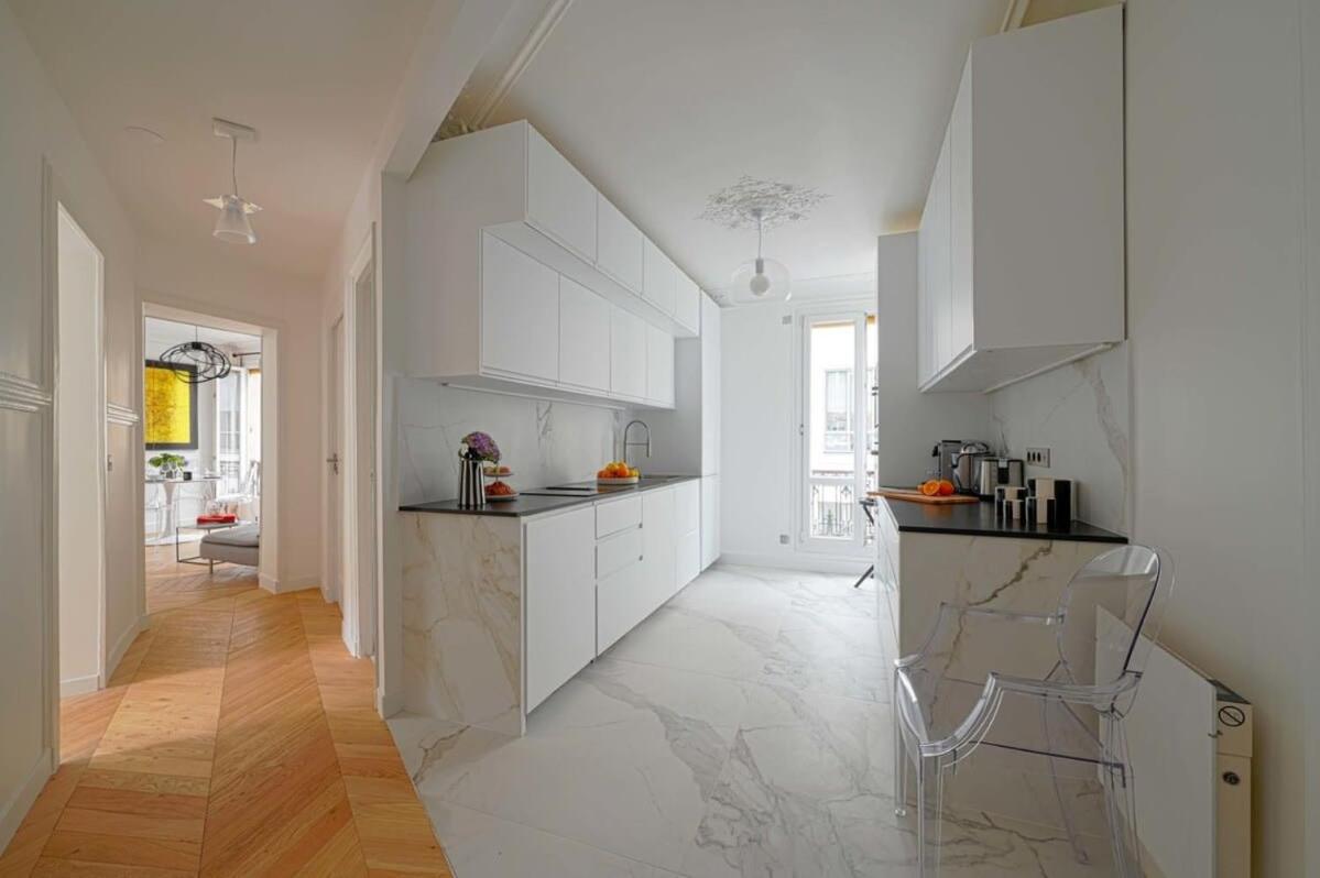 Large Luxury Flat Next To Champs Elysee Apartment *
