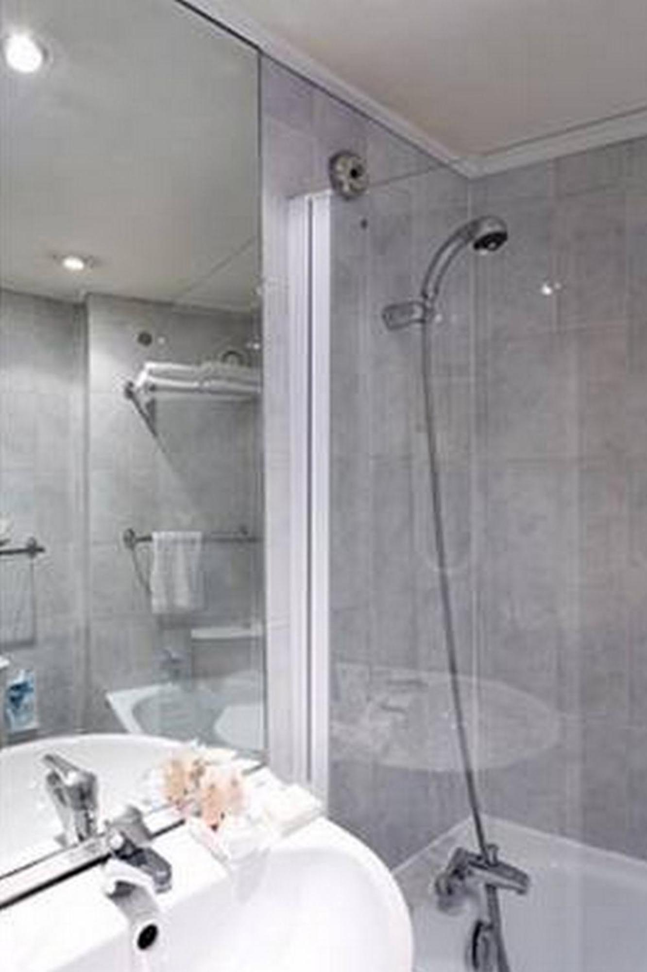 Hotel Queen Mary Opera 4*